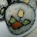 まいなママ's cooksnap of when they made 美味しくかわいい♪お花の巻き寿司①.