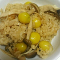 スーティー's cooksnap of when they made きのこと銀杏の炊き込みご飯.