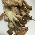 ミッキーの母's cooksnap of when they made 鶏せせりとマイタケの炒め物.