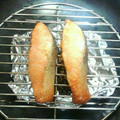 ハナ坊☆'s cooksnap of when they made 簡単！！塩鮭の燻製.