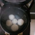 クックVUIBGI☆'s cooksnap of when they made 炊飯器で、おでんの大根の下ゆで.