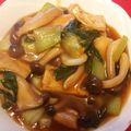 おせんべ☆'s cooksnap of when they made チンゲン菜としめじのオイスターソース炒め.