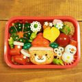 楓佳ママ's cooksnap of when they made 動物さんのクリスマス キャラ弁 おにぎり.