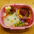 友里めろ's cooksnap of when they made キティちゃんの簡単キャラ弁.