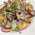Ikebee's cooksnap of when they made 簡単♫あさりバターの白ワイン蒸し.