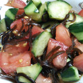 Jyohana's cooksnap of when they made 簡単☆きゅうりとトマトの塩昆布和え.