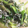 く〜じら♪'s cooksnap of when they made 小松菜とちりめんジャコ炒め.