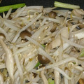 にょろもん's cooksnap of when they made もやしとしめじの生姜炒め.