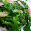 ユーロン's cooksnap of when they made チンゲン菜とベーコンのにんにく炒め.