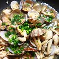 pinotai's cooksnap of when they made フライパン1つで☆アサリの酒蒸し☆上海風.