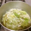 kaorihuong's cooksnap of when they made レタスのかき玉スープ.