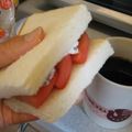 kana8103's cooksnap of when they made クリームチーズとトマトのブランチサンド.
