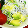 ユーロン's cooksnap of when they made アボカドと釜揚げしらすの青じそ和え.