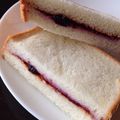 Emma23's cooksnap of when they made ピーナッツバター&ジェリーのサンドイッチ.