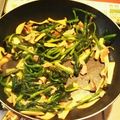かえれおん's cooksnap of when they made ほうれん草とエリンギのバターしょう油炒め.