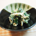 バカリャウ's cooksnap of when they made えのきと春菊の梅マヨ和え.