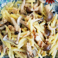 milky0623's cooksnap of when they made ツナ缶で☆じゃがいもとしめじの炒め物.