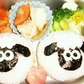 もにもにわ's cooksnap of when they made キャラ弁 ひつじのショーンおむすび♪.