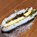 ＊ムラサキ＊'s cooksnap of when they made 塩昆布マヨと炒り卵のおにぎらず.