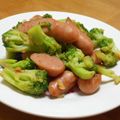 まゆみ母ちゃん's cooksnap of when they made ブロッコリーとウインナーのピリ辛炒め♪.