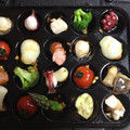 hash五阡円屋絽地's cooksnap of when they made たこ焼き器でスペイン風簡単アヒージョ.