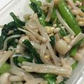 熊人すみこ's cooksnap of when they made 春菊の胡桃和え.