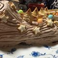 めいやっち's cooksnap of when they made 100円スイスロールでブッシュドノエル.