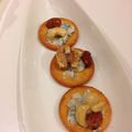 きたろうさん's cooksnap of when they made ブルーチーズとくるみのカナッペ.