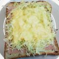 シナモシナモ's cooksnap of when they made 余った千切りキャベツトースト.