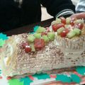 あき母ちゃん's cooksnap of when they made フルーツごろごろふんわりロールケーキ.
