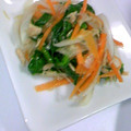 さおる★'s cooksnap of when they made 法蓮草と新玉葱と人参、ツナで和えただけ♬.