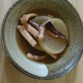 ととろ26's cooksnap of when they made 昆布つゆで♪イカと大根の煮物.