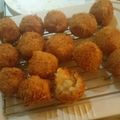 はるANDゆうママ's cooksnap of when they made 肉じゃがリメイク♡肉じゃがコロッケ.