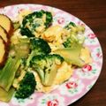 よしみるく's cooksnap of when they made ブロッコリーと玉子の中華炒め.