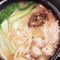 るっちっち♪'s cooksnap of when they made 隠し味はマヨネーズ♪きのこと鶏団子味噌鍋.