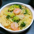 よしひろ551216's cooksnap of when they made エビとキャベツのアンチョビパスタ♪.