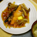 jam1964's cooksnap of when they made 簡単♪鮭ときのこバター醤油焼き.