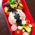 Yucomin's cooksnap of when they made こぶたちゃん巻おにぎり＊キャラ弁.