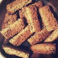 まるめろろろ's cooksnap of when they made 黒ごまオートミールビスケット(FP).
