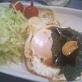 怪獣mama's cooksnap of when they made 日本の朝！大葉にんにく醤油で目玉焼き.