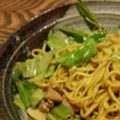 三つ子516's cooksnap of when they made 簡単☆ガリバタチキン焼きそば.