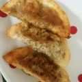 タロママちゃま's cooksnap of when they made 余ったカレーをリメイク☆カレー餃子.