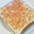 taako1552's cooksnap of when they made のせて焼くだけ！桜海老トースト.