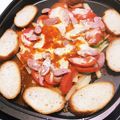みぃーもみぃーも's cooksnap of when they made ホットプレートdeアツアツ！ピザパン♪.