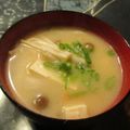 ジョングレ's cooksnap of when they made 今日の味噌汁 しめじ入り☆.