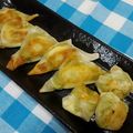 kenchico's cooksnap of when they made 簡単★シュウマイの皮でアボ味噌チー！.