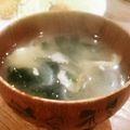 mocoann430's cooksnap of when they made 新玉ねぎと舞茸とわかめの味噌汁.
