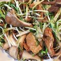 miiyaaaaan's cooksnap of when they made 豚肉と水菜、まいたけの炒め煮.