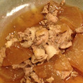 カーリージラフ's cooksnap of when they made お母さんの大根と豚の炊いたん.