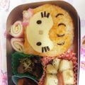ひろことLOVE's cooksnap of when they made お正月に☆だるまキティのキャラ弁.